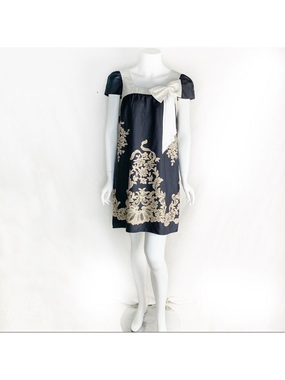 NEW-VOOM By Joy Han 100% Slik Retro Bow Tie Dress